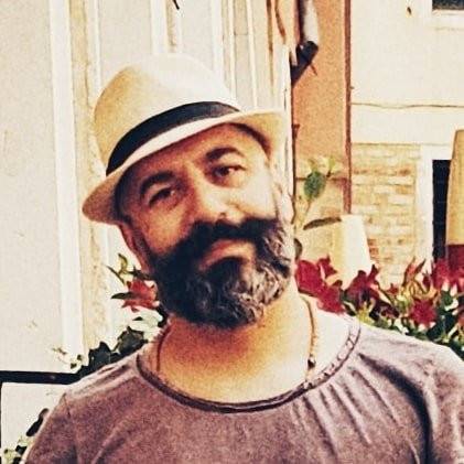 نیما اکبرپور